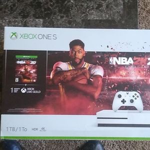 Xbox one s with nba2k20
